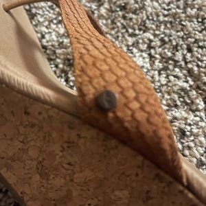 Ugg’s  Sandals hells size 8.5 women’s